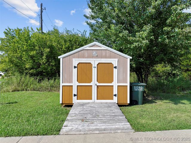 1320 Evergreen Street, Lone Grove, OK 73443