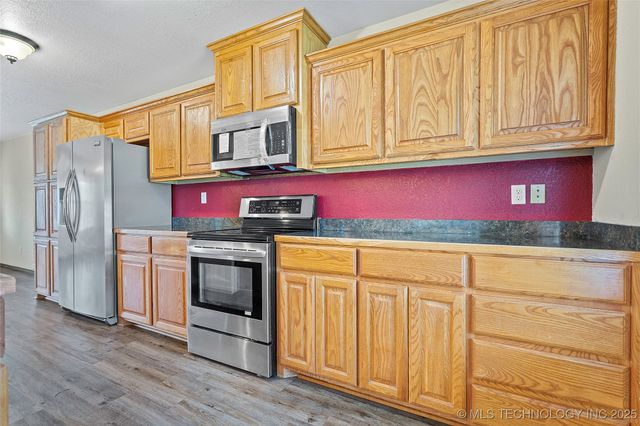 1320 Evergreen Street, Lone Grove, OK 73443