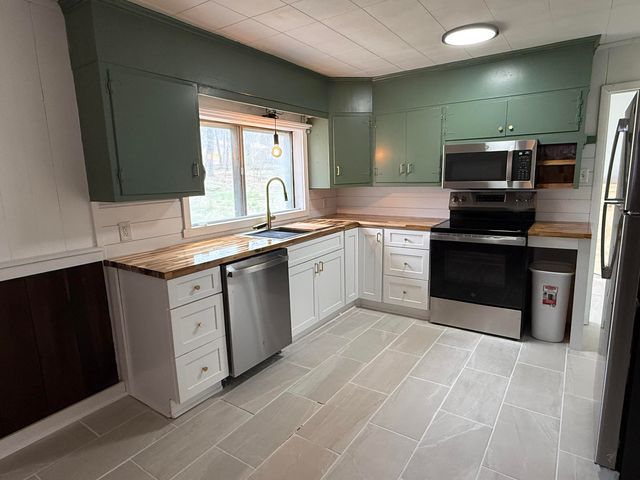 82 Virginia Avenue, Rossville, GA 30741