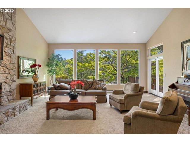 524 RIDGEWAY Rd, Lake Oswego, OR 97034