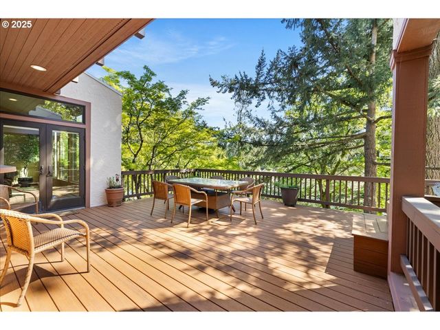 524 RIDGEWAY Rd, Lake Oswego, OR 97034