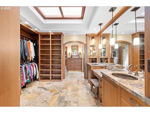 524 RIDGEWAY Rd, Lake Oswego, OR 97034