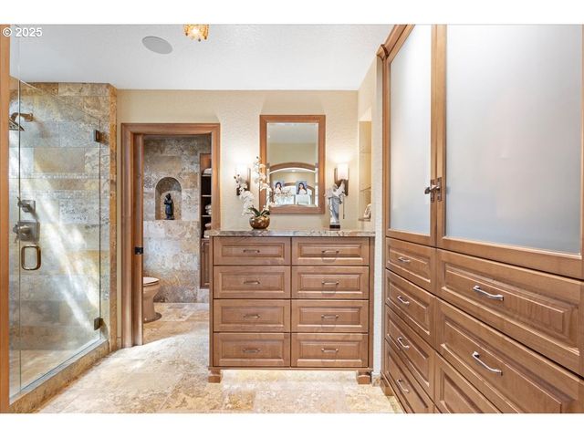 524 RIDGEWAY Rd, Lake Oswego, OR 97034