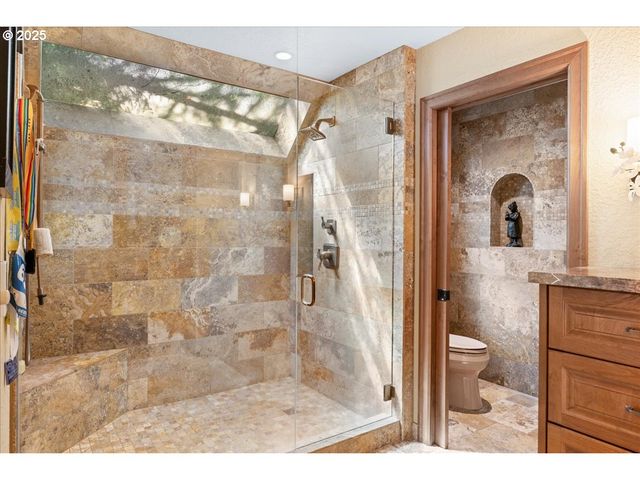524 RIDGEWAY Rd, Lake Oswego, OR 97034