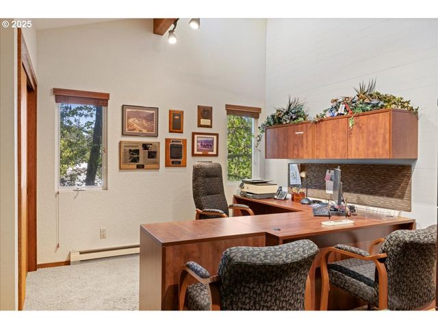 524 RIDGEWAY Rd, Lake Oswego, OR 97034