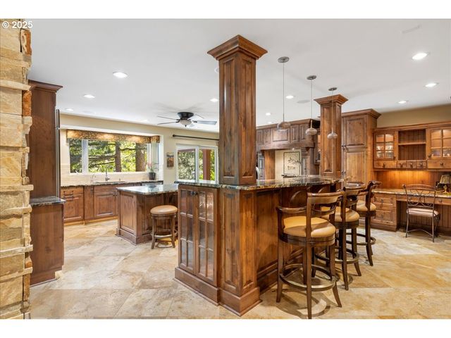 524 RIDGEWAY Rd, Lake Oswego, OR 97034