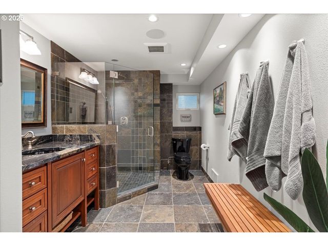 524 RIDGEWAY Rd, Lake Oswego, OR 97034