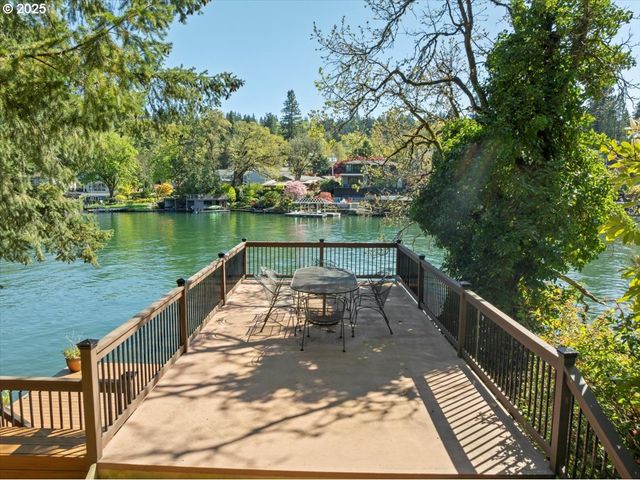 524 RIDGEWAY Rd, Lake Oswego, OR 97034