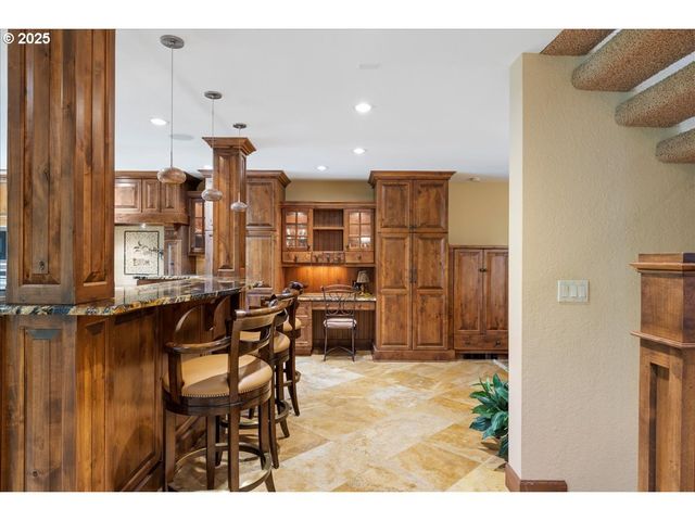 524 RIDGEWAY Rd, Lake Oswego, OR 97034