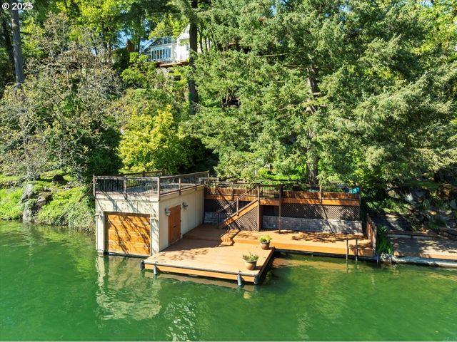 524 RIDGEWAY Rd, Lake Oswego, OR 97034