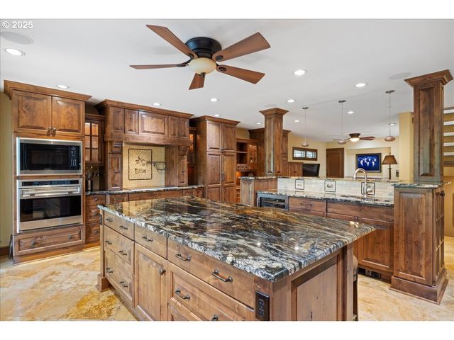 524 RIDGEWAY Rd, Lake Oswego, OR 97034