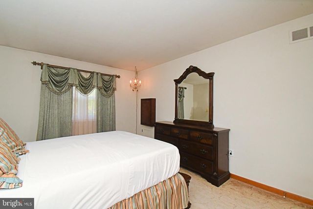 1601 CLARK DR, Yardley, PA 19067
