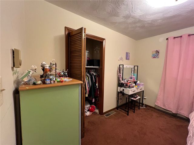 671 York Run Rd, Georges Twp, PA 15478