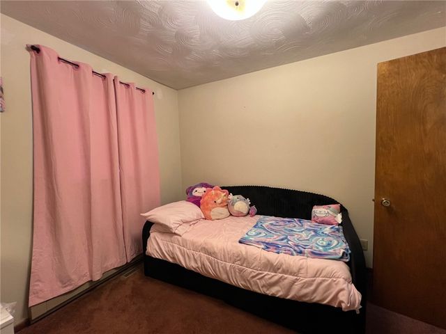 671 York Run Rd, Georges Twp, PA 15478