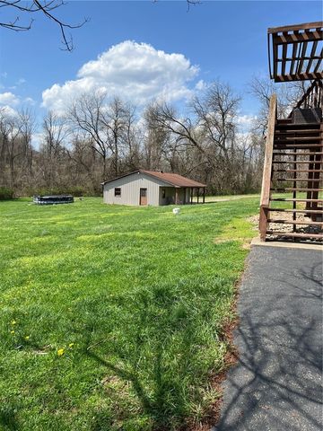 671 York Run Rd, Georges Twp, PA 15478