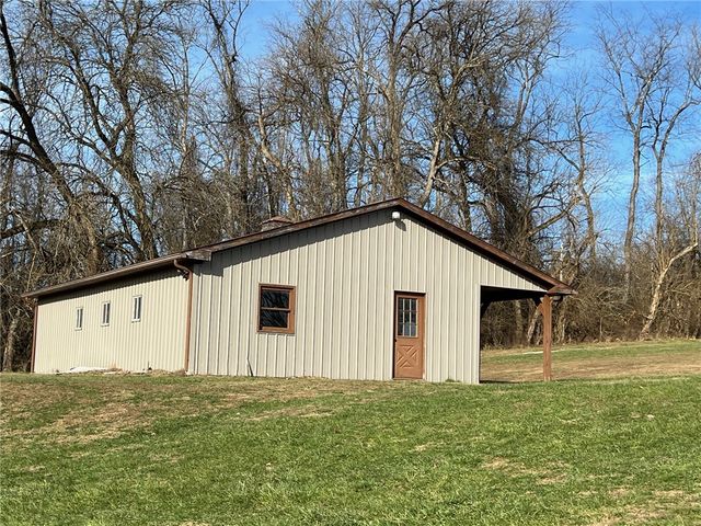 671 York Run Rd, Georges Twp, PA 15478