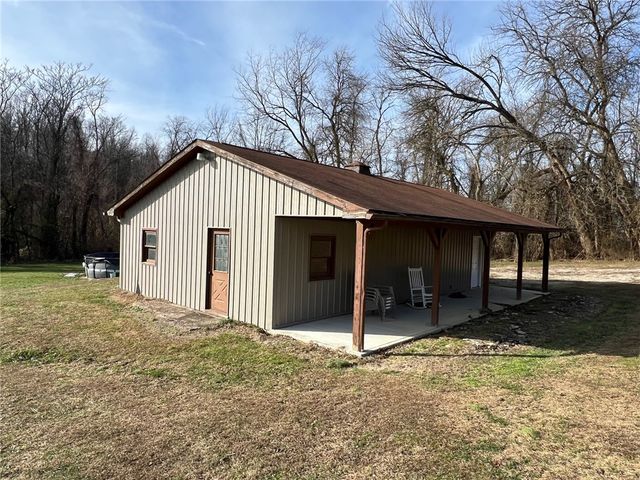 671 York Run Rd, Georges Twp, PA 15478
