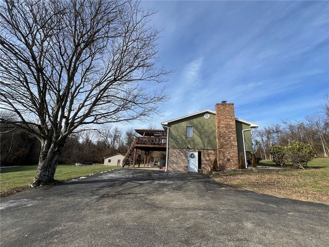 671 York Run Rd, Georges Twp, PA 15478