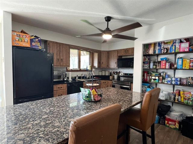 671 York Run Rd, Georges Twp, PA 15478