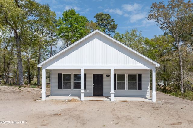 163 Wheeler Creek Road, Sneads Ferry, NC 28460