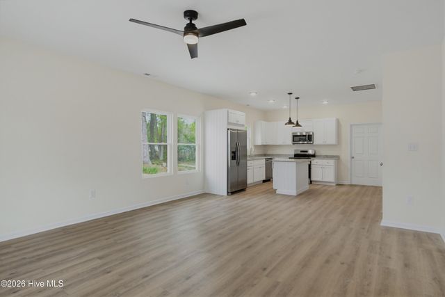 163 Wheeler Creek Road, Sneads Ferry, NC 28460