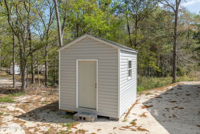 163 Wheeler Creek Road, Sneads Ferry, NC 28460