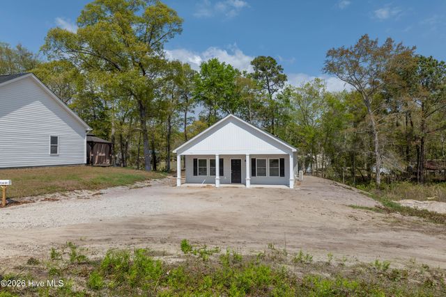 163 Wheeler Creek Road, Sneads Ferry, NC 28460