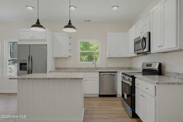 163 Wheeler Creek Road, Sneads Ferry, NC 28460