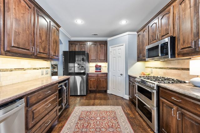 2928 Newport Drive, Rockwall, TX 75032