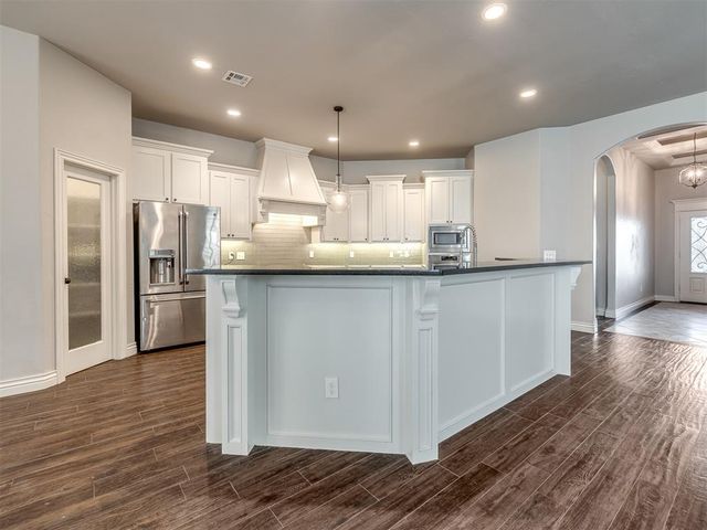 1800 NW 198th Street, Edmond, OK 73012