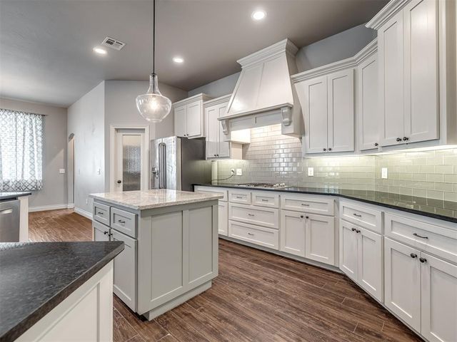 1800 NW 198th Street, Edmond, OK 73012