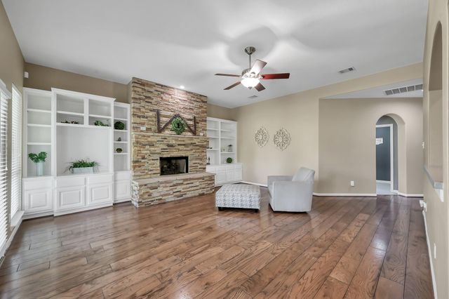 4774 W Fork Boulevard, Conroe, TX 77304