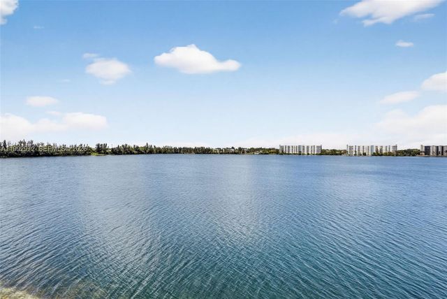 117 Lake Emerald Dr 409, Oakland Park, FL 33309