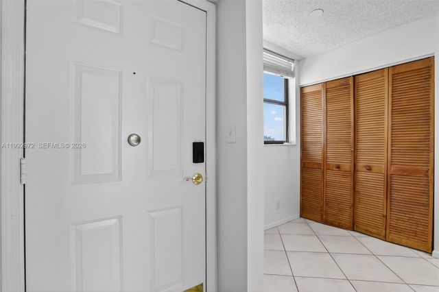 117 Lake Emerald Dr 409, Oakland Park, FL 33309