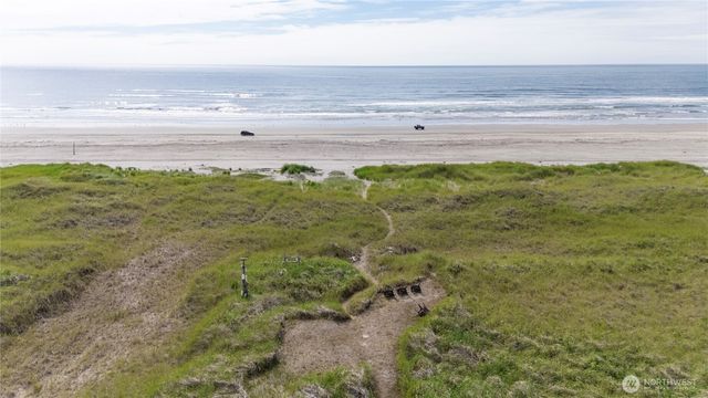 33617 G Street, Ocean Park, WA 98640