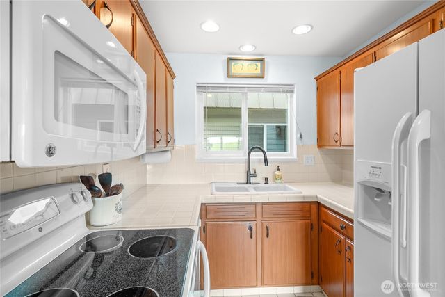 33617 G Street, Ocean Park, WA 98640