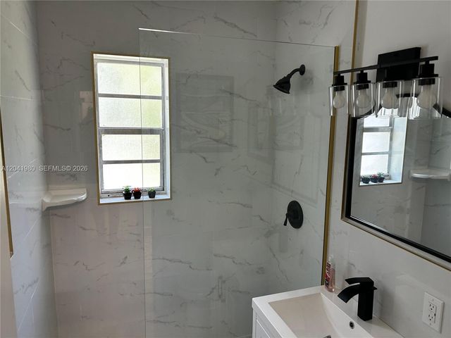 295 NW 189th Ter, Miami Gardens, FL 33169