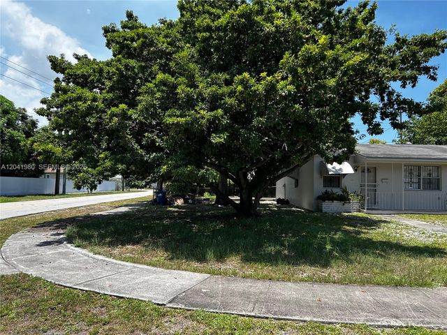 295 NW 189th Ter, Miami Gardens, FL 33169
