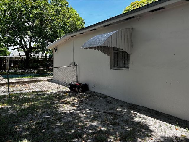 295 NW 189th Ter, Miami Gardens, FL 33169