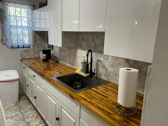 295 NW 189th Ter, Miami Gardens, FL 33169