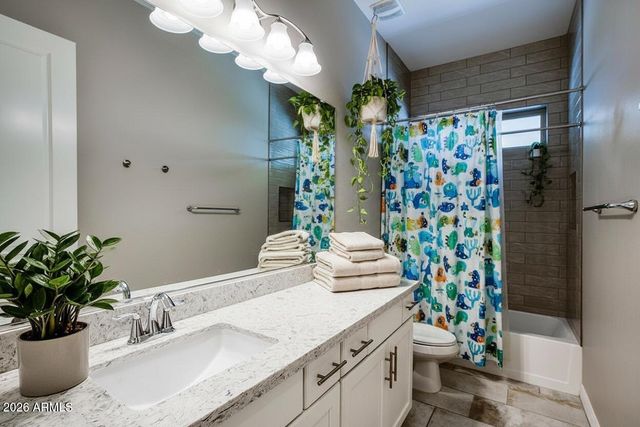 8428 S 16TH Drive, Phoenix, AZ 85041