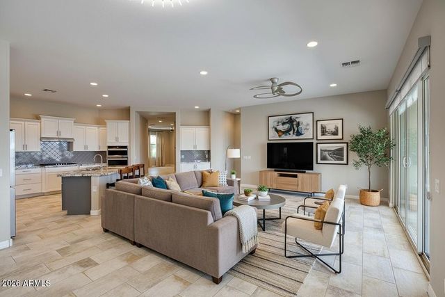 8428 S 16TH Drive, Phoenix, AZ 85041