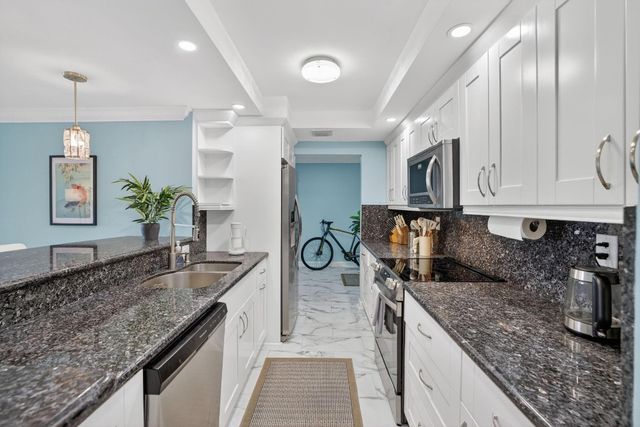 95 N Birch Road 702, Fort Lauderdale, FL 33304