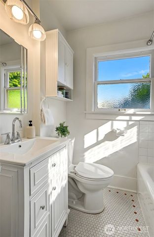 338 NW 79th Street, Seattle, WA 98117