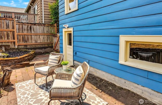 338 NW 79th Street, Seattle, WA 98117