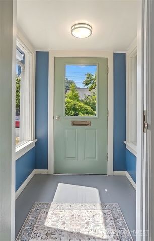 338 NW 79th Street, Seattle, WA 98117