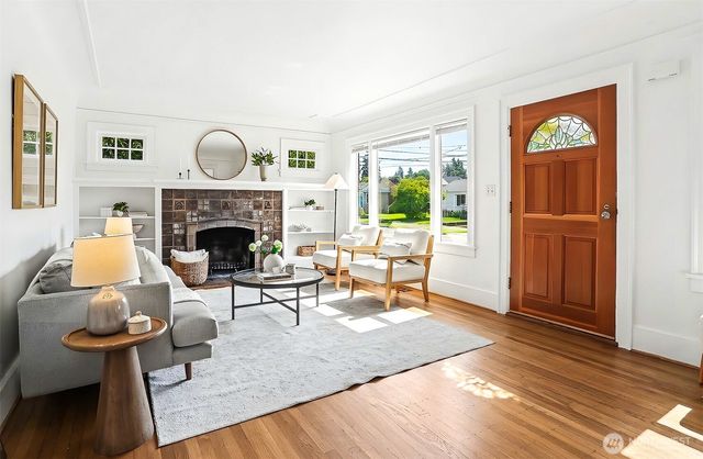 338 NW 79th Street, Seattle, WA 98117