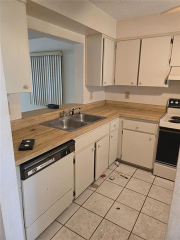 1802 MARINER DR 32, Tarpon Springs, FL 34689