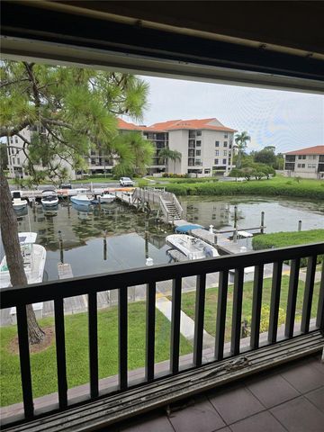 1802 MARINER DR 32, Tarpon Springs, FL 34689