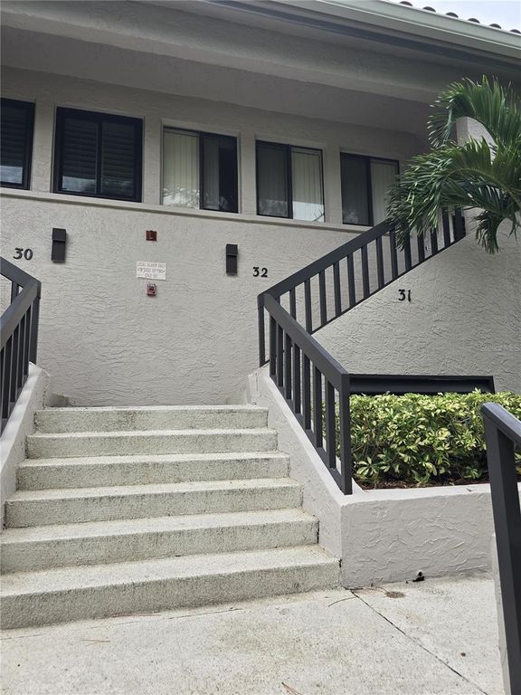 1802 MARINER DR 32, Tarpon Springs, FL 34689